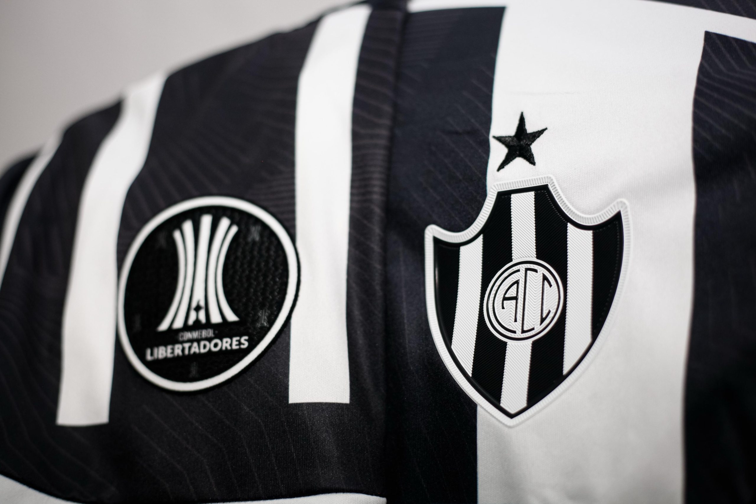 Nueva pilcha para el Ferroviario