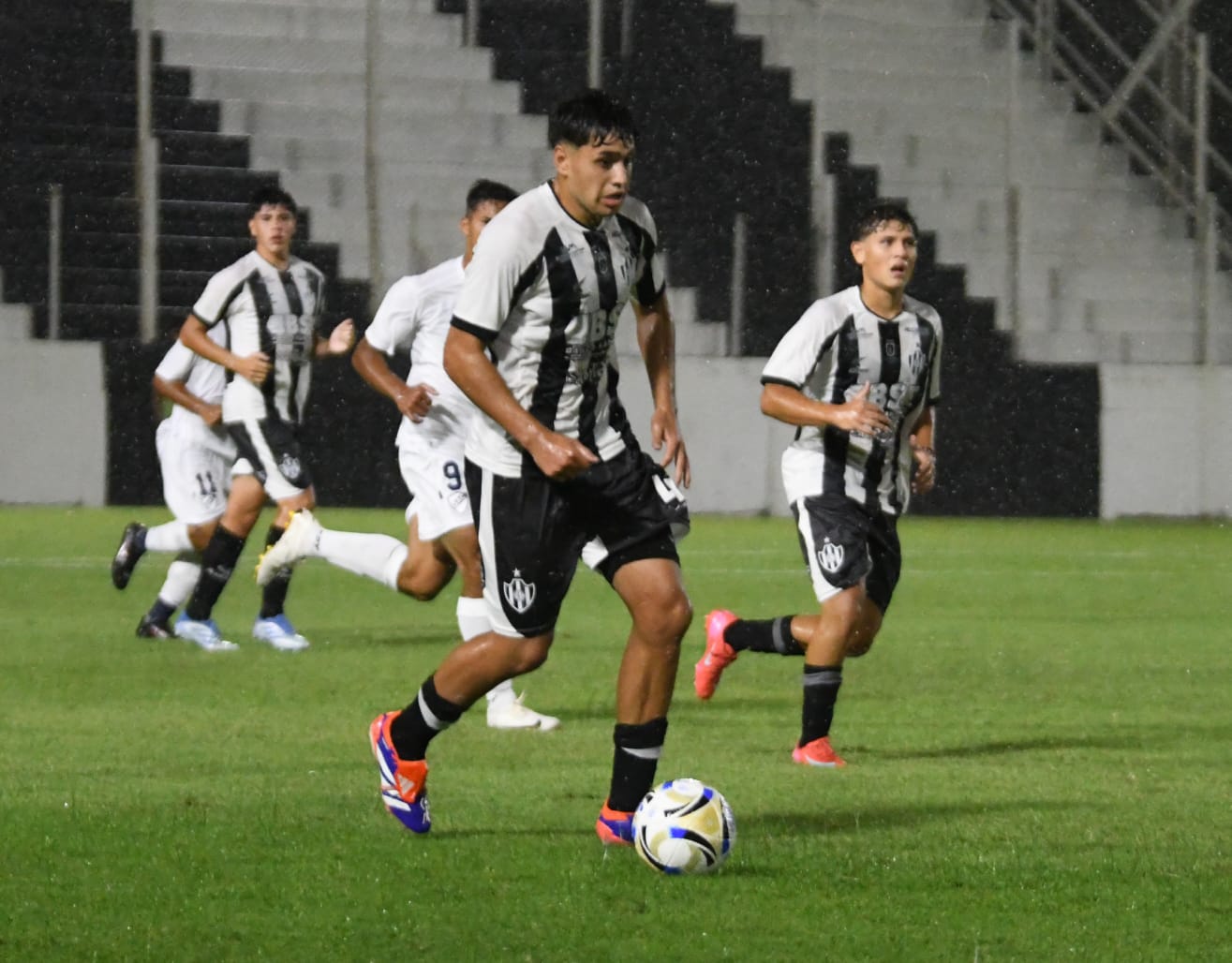 La Reserva de Central Córdoba debutó con una derrota en casa