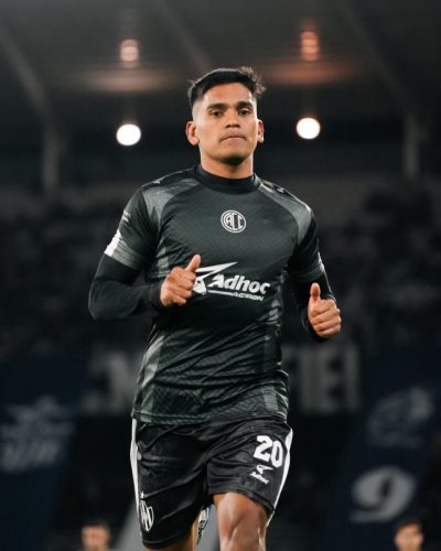 9826b498-6102-4a3c-bee8-612a1ae6ac17